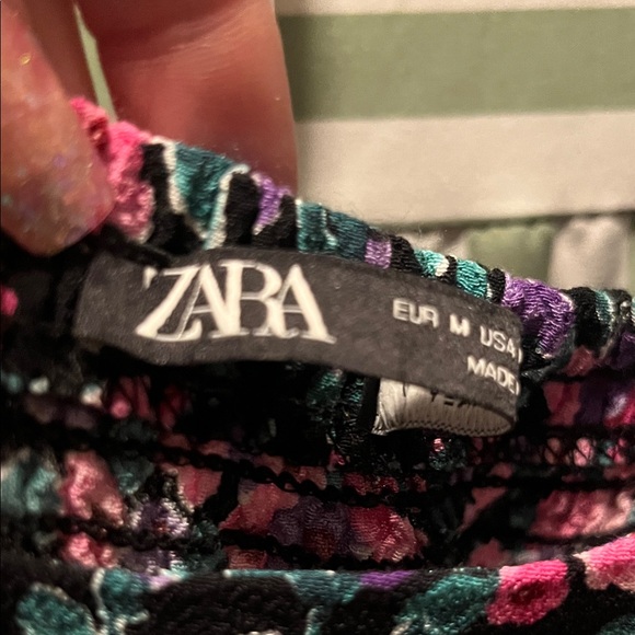 Zara Floral Crop Blouse - Black and Pink - Picture 2 of 5